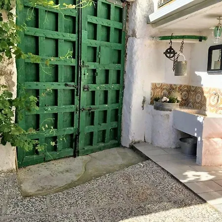Charming House In Del Cid With Garden And Terrace 度假居