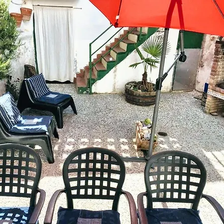 度假居 Charming House In Del Cid With Garden And Terrace *