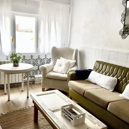 Charming House In Del Cid With Garden And Terrace * El Poyo