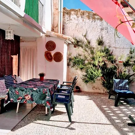 Σπίτι διακοπών Charming House In Del Cid With Garden And Terrace El Poyo