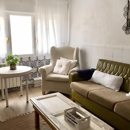Charming House In Del Cid With Garden And Terrace * El Poyo