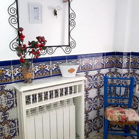 Charming House In Del Cid With Garden And Terrace * El Poyo