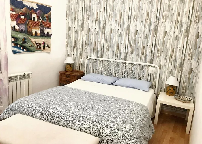 Charming House In Del Cid With Garden And Terrace בית נופש